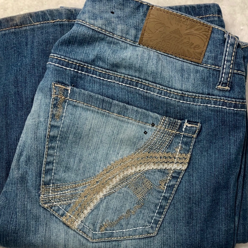 Premier by Rue 21 Distressed Jeans Size 6